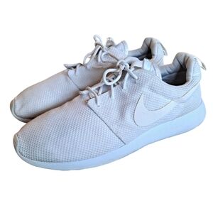 Nike roshe one triple white